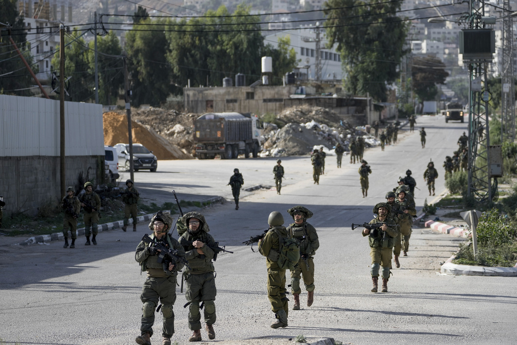 Αξιωματούχος: Ισραήλ και Χαμάς εξέφρασαν ανησυχίες για τους καταλόγους εκείνων που πρόκειται να απελευθερωθούν τη Δευτέρα