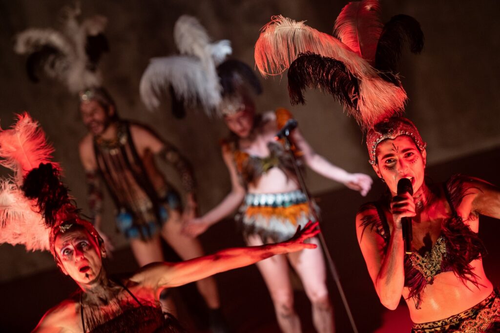 Παράταση για την παράσταση χορού “Amazing” – Ένα ντελίριο αδρεναλίνης κι έντονων εικόνων για τον συλλογικό φόβο