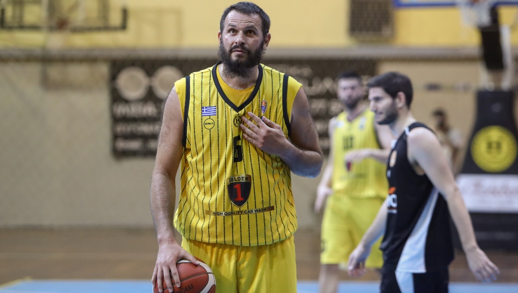 Ο 44χρονος πλέον Αντώνης Φώτσης ανανέωσε για μία ακόμη σεζόν στον Ηλυσιακό