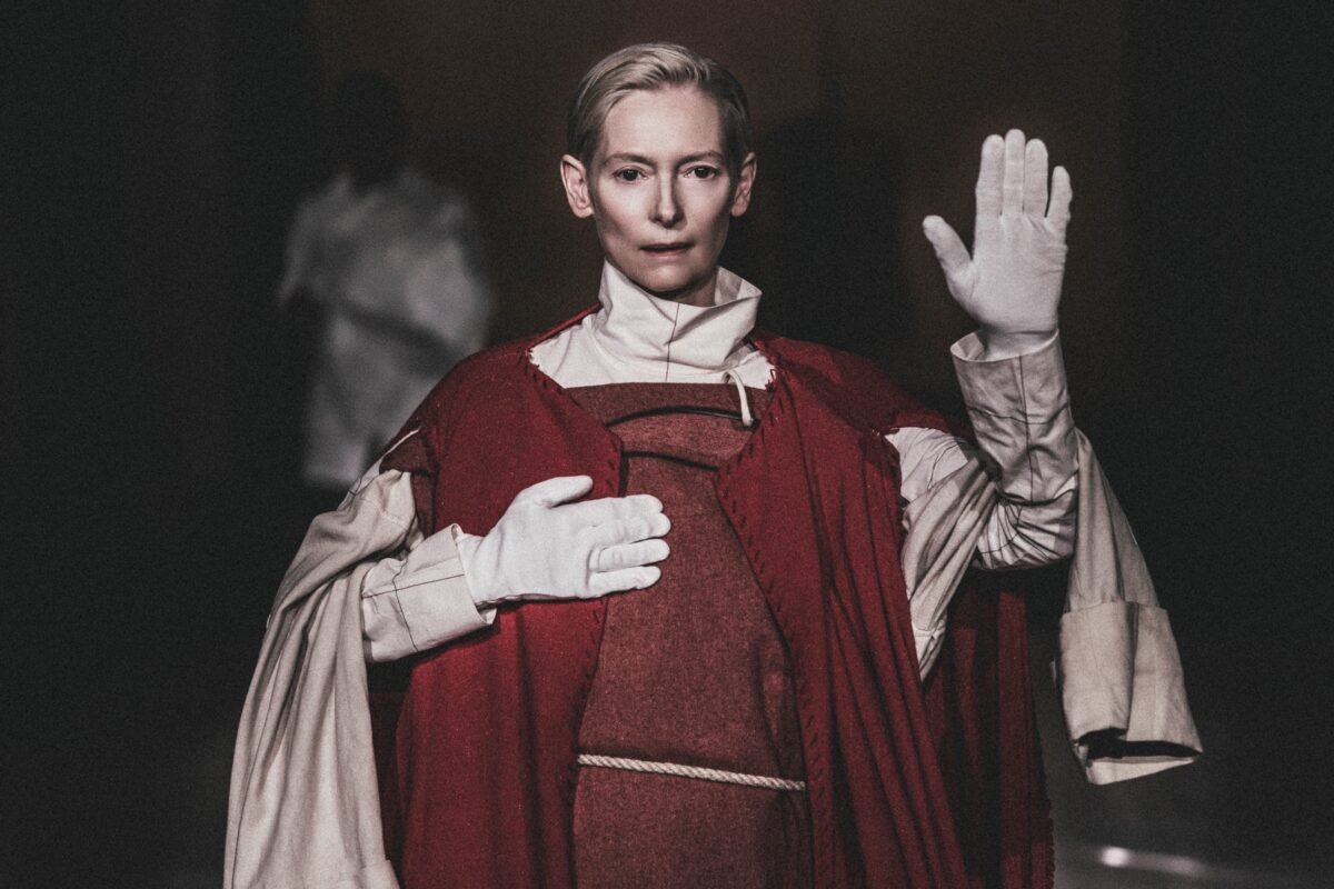 Embodying Pasolini_Olivier Saiilard-Tilda Swinton © Ruediger Glatz (1)