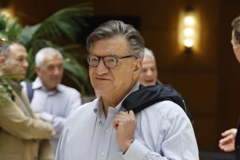 Π. Ευθυμίου στο Πρώτο για δηλώσεις Στ. Κασσελάκη εναντίον Κ. Σημίτη: Χαρακτηριστικά μιας αποσύνθεσης – Ο κ. Κασσελάκης επανέλαβε απλώς τον κ. Πολάκη (audio)  