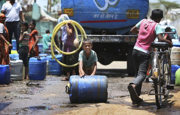 Unicef: Τα παιδιά  στη νότια Ασία δοκιμάζονται περισσότερο από την έλλειψη νερού – Ο πληθυσμός τους υπολογίζεται σε 347 εκατομμύρια