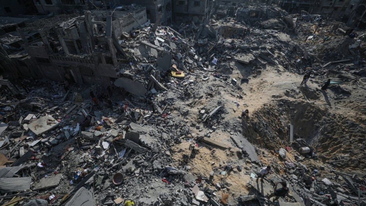 Νέο μπαράζ εκρήξεων στη Γάζα: Σφοδρές συγκρούσεις στον βορρά- Το Ισραήλ ανέλαβε την επίθεση στον προσφυγικό καταυλισμό όπου δεκάδες άμαχοι σκοτώθηκαν