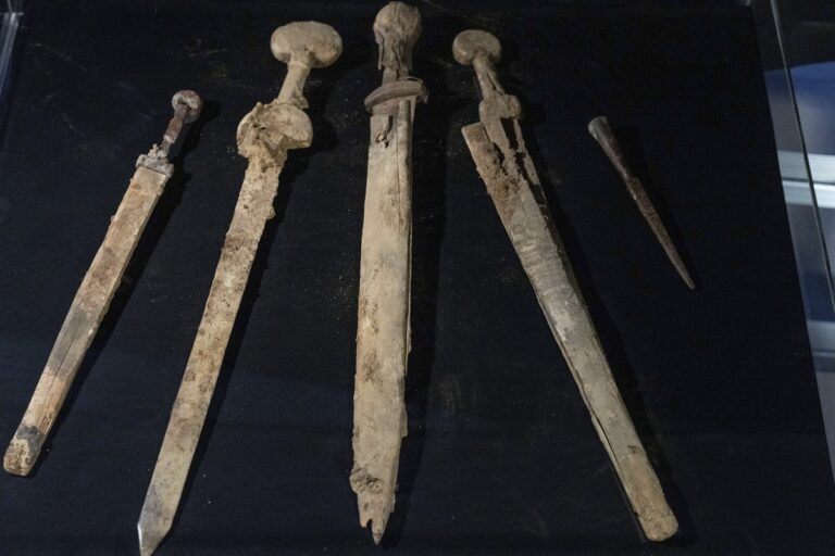 Στοιχεία παραγωγής πολεμικών όπλων μεγάλης κλίμακας 7.200 ετών ανακάλυψαν ισραηλινοί αρχαιολόγοι
