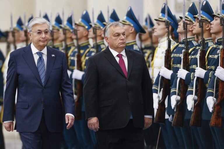 Καζακστάν: Ο πρόεδρος της χώρας υποδέχεται τον Β. Όρμπαν  στο πλαίσιο της συνόδου του Οργανισμού Τουρκικών Κρατών