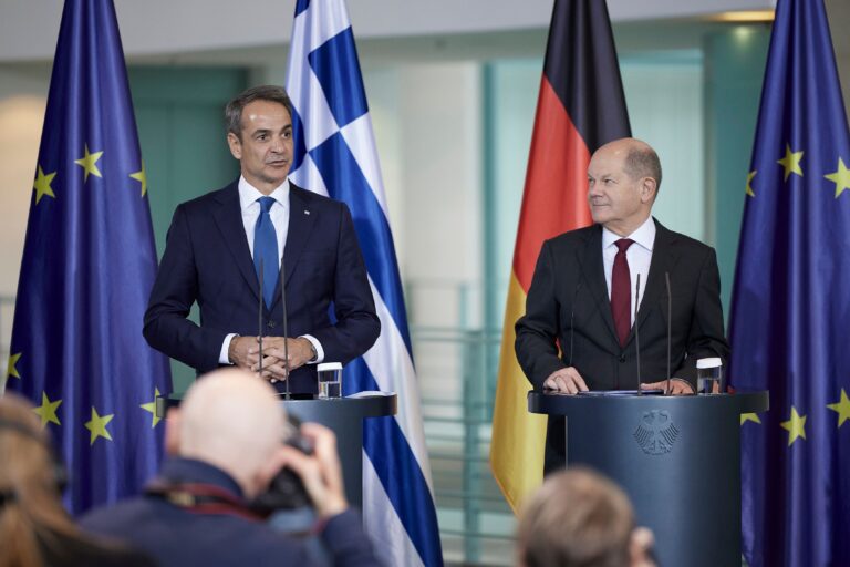 Μητσοτάκης σε Σολτς: Η Ελλάδα από μαύρο πρόβατο διαθέτει μία από τις πιο σταθερές οικονομίες στην Ευρωζώνη