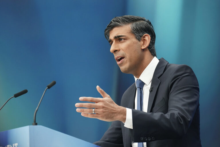 Ρίσι Σούνακ: Προσπαθεί να δώσει τέλος στη διαμάχη μετά την ακύρωση της συνάντησης με τον Κ. Μητσοτάκη