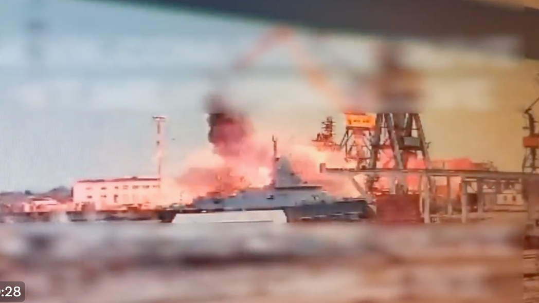 Βίντεο ντοκουμέντο – Κριμαία: Η στιγμή που πύραυλος scalp διαλύει ρωσική κορβέτα