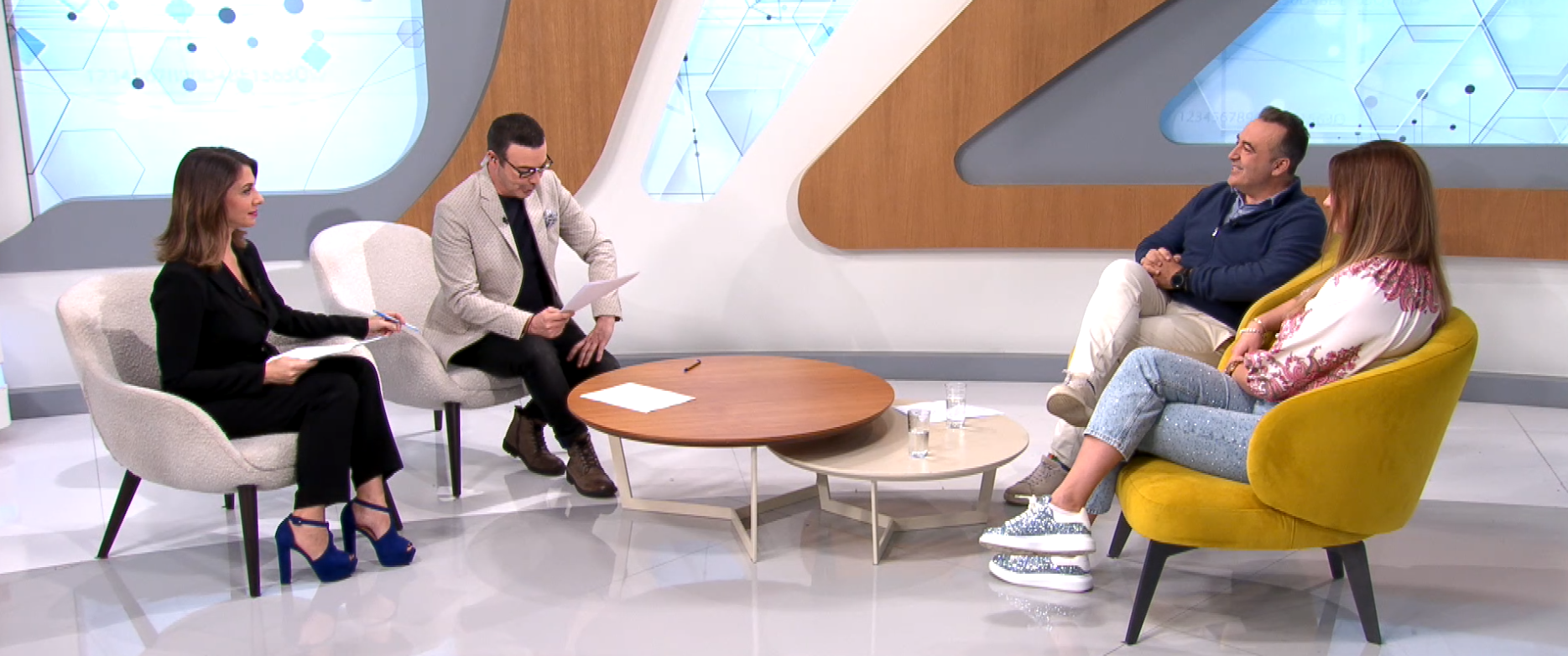 Ο “Αχυρώνας”: Μία σάτιρα για το αέναο παιχνίδι επιβίωσης που ακροβατεί μεταξύ μοναξιάς και μοναχικότητας