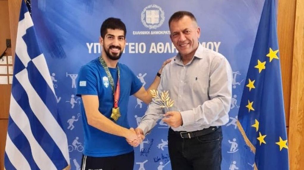 Ο Γιάννης Βρούτσης υποδέχθηκε τον Παγκόσμιο Πρωταθλητή στο Καράτε Στέφανο Ξένο