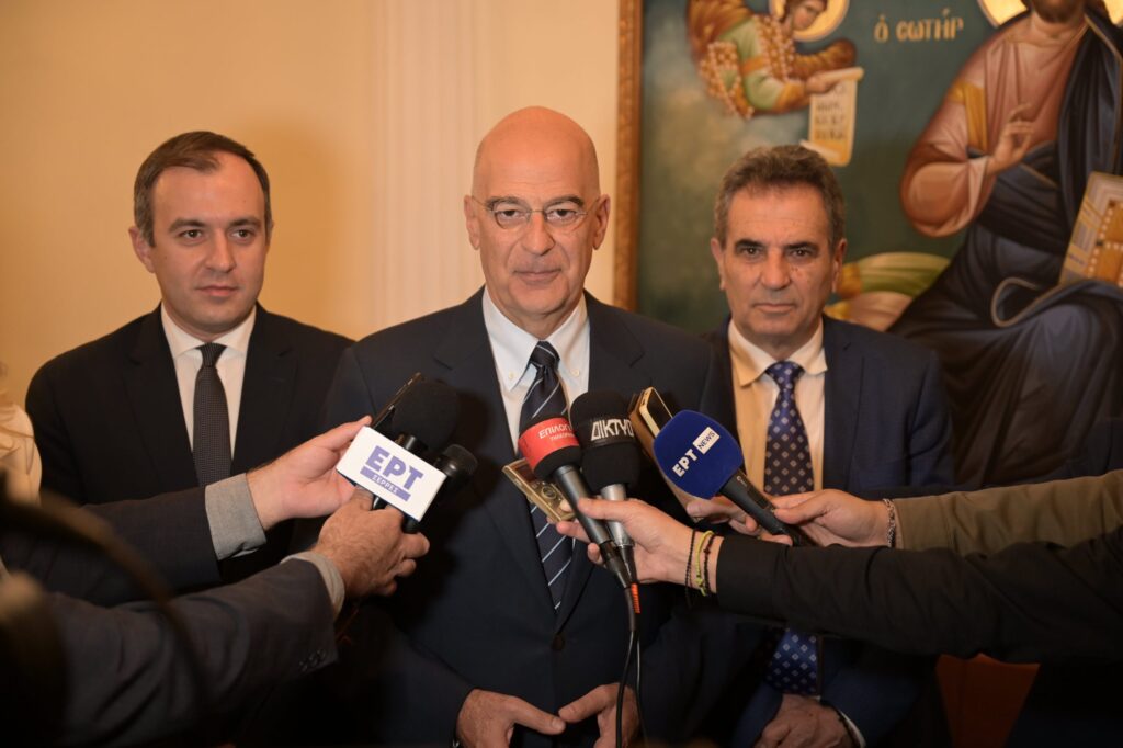 Σέρρες: Ο υπουργός Εθνικής Άμυνας Ν. Δένδιας στον Αρχιερατικό Εσπερινό
