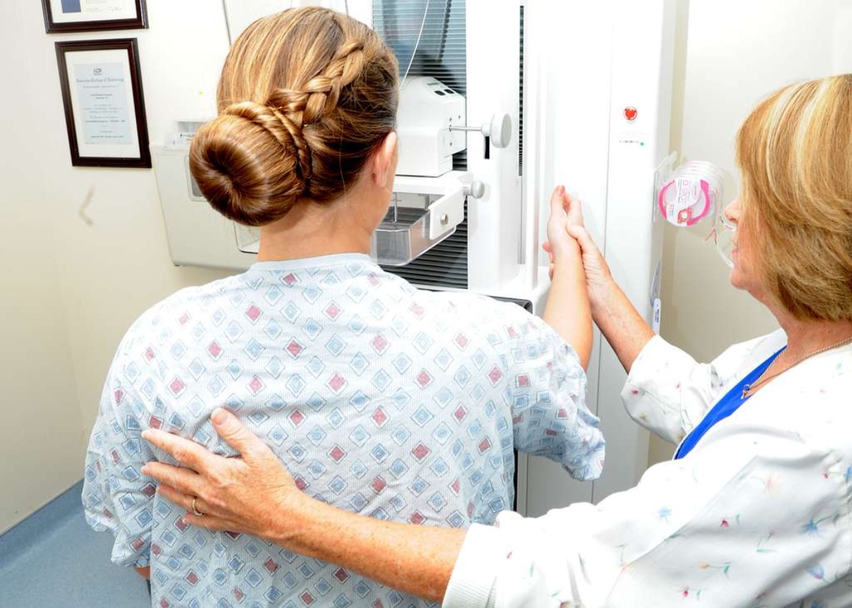 deborah-vanloh-a-mammogram-technologist-at-naval-hospital-4e5fb8 (1)