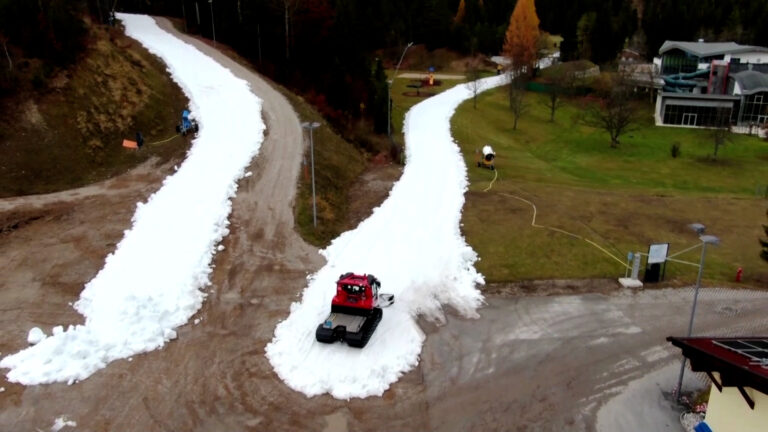 Κλιματική αλλαγή: Στην Αυστρία χιόνι αποθηκεύεται και επαναχρησιμοποιείται σε χιονοδρομικά κέντρα (video)