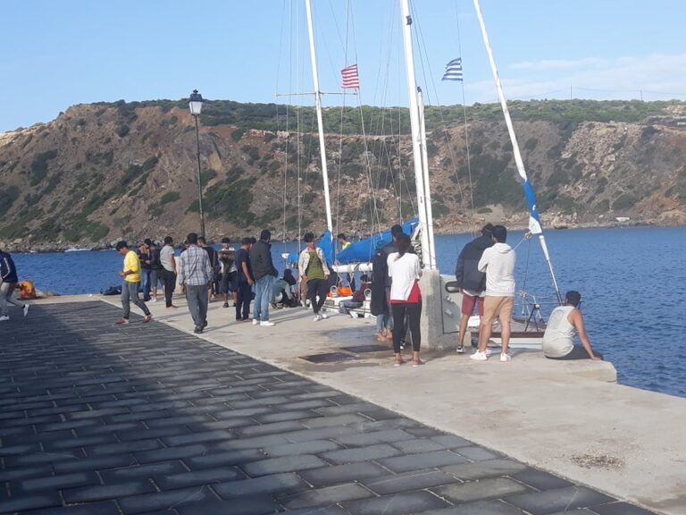 Επιχείρηση διάσωσης 37 αλλοδαπών νότια της Γαύδου