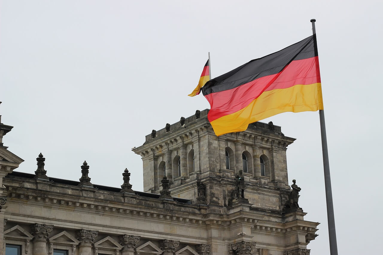 Γερμανικό δικαστήριο εγκρίνει τις υποκλοπές των επικοινωνιών δημοσιογράφων με περιβαλλοντικούς ακτιβιστές της Letzte Generation
