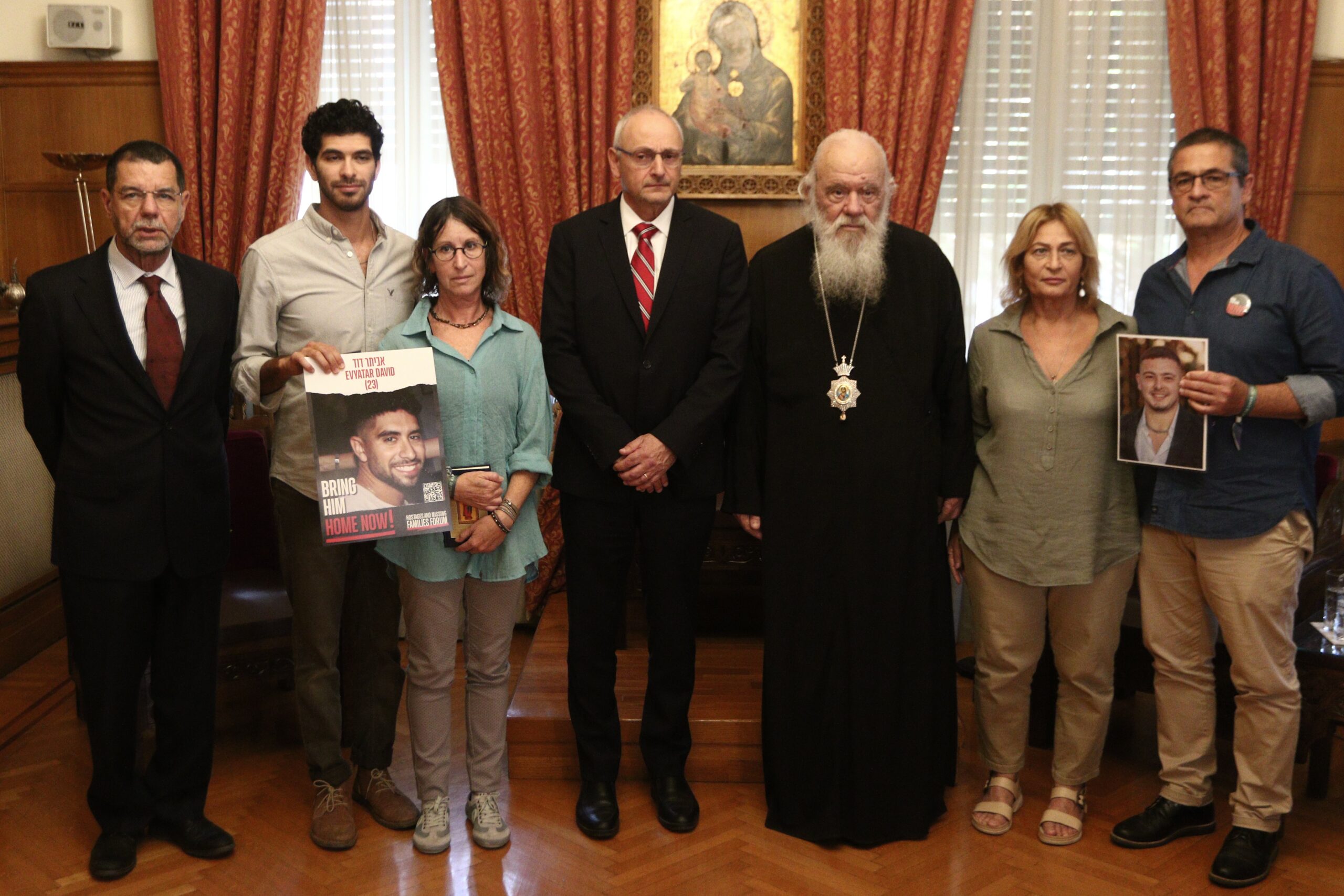 Ο Αρχιεπίσκοπος Ιερώνυμος συναντήθηκε με εκπροσώπους ισραηλινών οικογενειών που απήχθησαν στη Γάζα