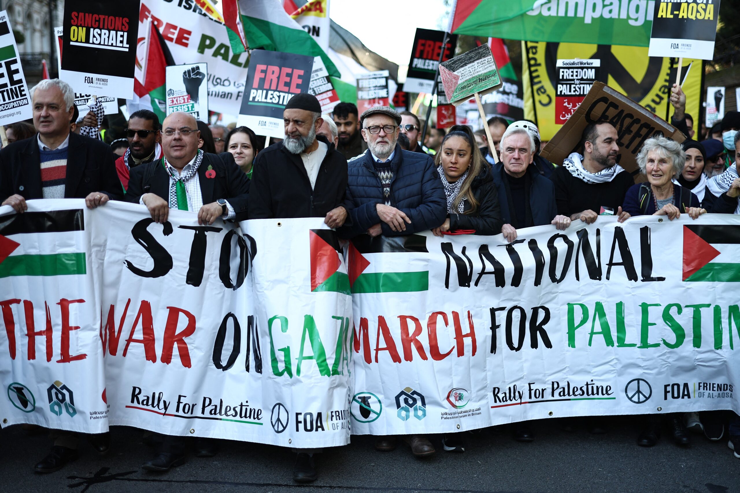 Λονδίνο: Συγκρούσεις λίγο πριν την εκδήλωση για την Ημέρα Εκεχειρίας και διαδήλωση υπέρ των Παλαιστινίων