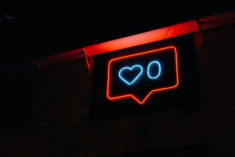 Ένθετο Social Media: Θα πληρώνατε για social media;