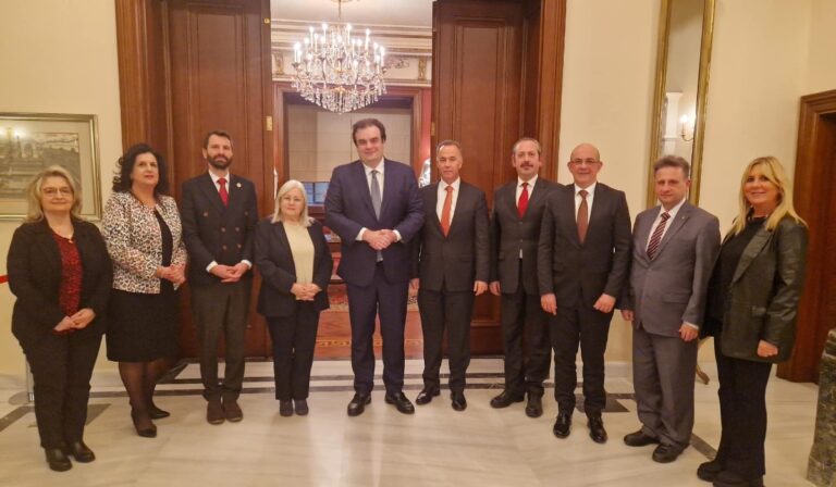 Επίσκεψη Κυρ. Πιερρακάκη στα σχολεία της ομογένειας στην Κωνσταντινούπολη