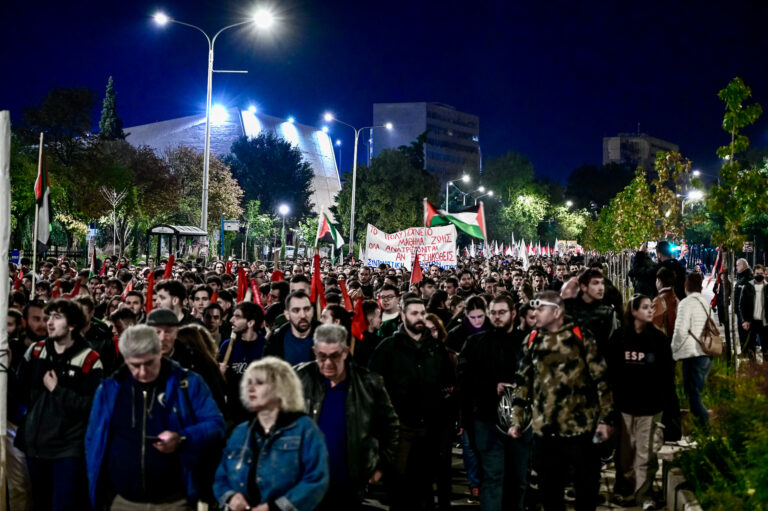 Θεσσαλονίκη: Μεγάλη πορεία για την 50η επέτειο της εξέγερσης του Πολυτεχνείου