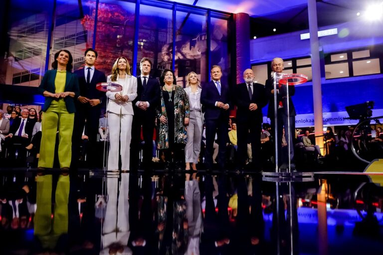 Ολλανδία: Εκλογή σήμερα νέου κοινοβουλίου με οριακές διαφορές μεταξύ των βασικών κομμάτων