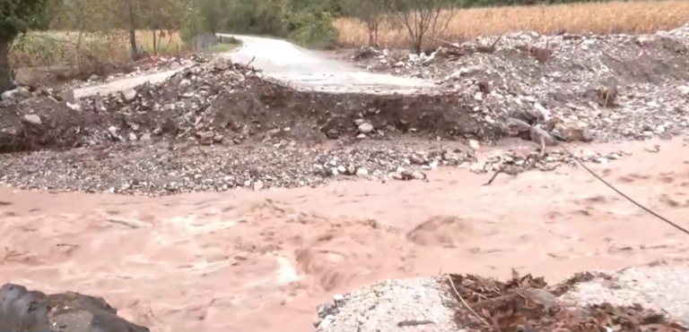 Θεσσαλία: Ορεινά χωριά αποκλείστηκαν από την Καλαμπάκα λόγω κακοκαιρίας