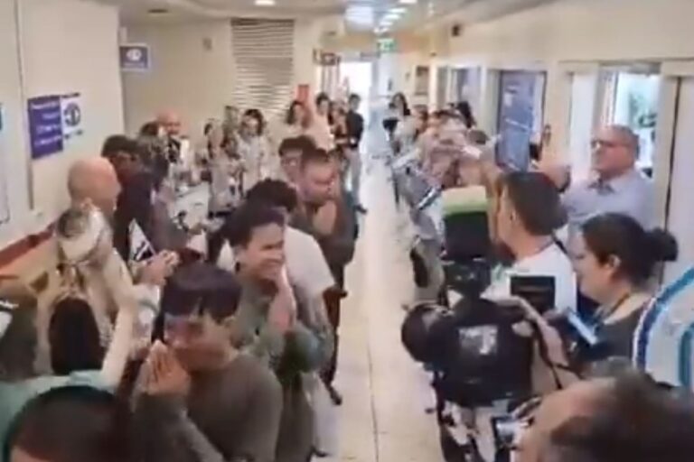 Στην Μπανγκόκ σήμερα οι 17 Ταϊλανδοί όμηροι που άφησε ελεύθερους η Χαμάς