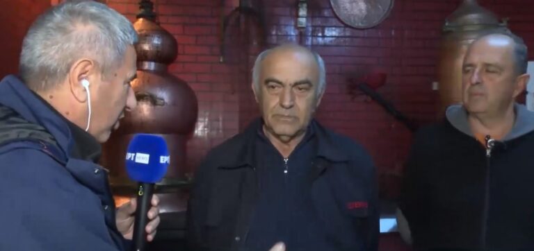 Η ΕΡΤ στα καζάνια του τσίπουρου στον Τύρναβο – Η παράδοση που χάνεται στους αιώνες (βίντεο)