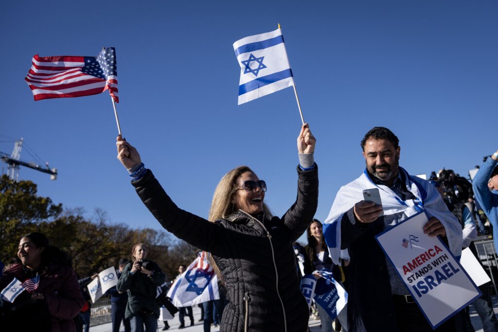 ΗΠΑ: Διαδηλωτές συρρέουν στην Ουάσινγκτον για να συμμετάσχουν στην «Πορεία για το Ισραήλ»