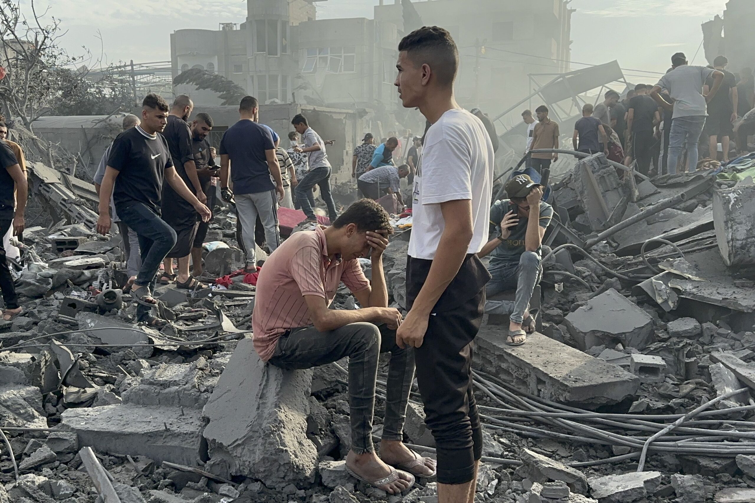 Live: Τρόμος και θάνατος στη Γάζα: Εικόνες από τον ισραηλινό βομβαρδισμό στο μεγαλύτερο νοσοκομείο – IDF: Πλήξαμε ασθενοφόρο με μαχητές της Χαμάς