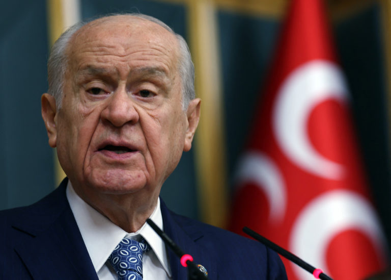 Τουρκία: Οργισμένος ο Μπαχτσελί ζητά τη διάλυση του Συνταγματικού Δικαστηρίου