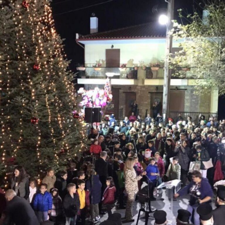 Χαλκιδική: “Ανάβουν” το Χριστουγεννιάτικο δέντρο στον Ταξιάρχη