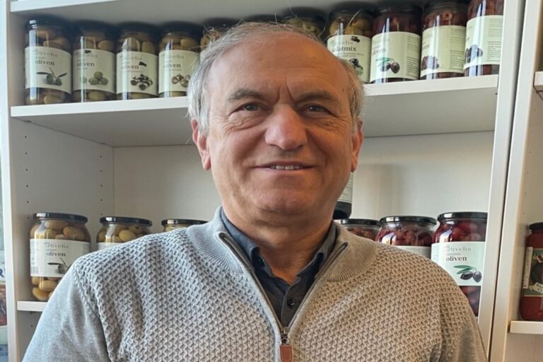 Ο πρόεδρος του Συλλόγου Ελλήνων Νορβηγίας, Γιάννης Αλειφέρης, στη “Φωνή της Ελλάδας”
