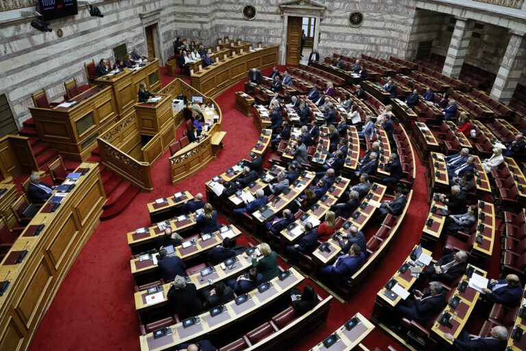 Τραγωδία Τεμπών: Στην Ολομέλεια της Βουλής το αίτημα για Προανακριτική από ΣΥΡΙΖΑ και ΠΑΣΟΚ