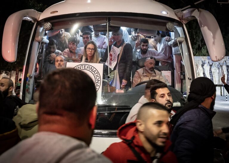 Διαβουλεύσεις για παράταση εκεχειρίας μεταξύ Ισραήλ-Χαμάς – Εκπνέει τα μεσάνυχτα η συμφωνία, αγωνία για τους ομήρους