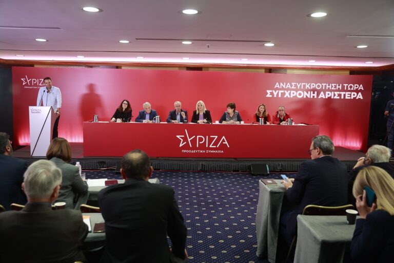 Αποδοκιμασίες αλλά και χειροκροτήματα κατά την ομιλία του Στ. Κασσελάκη – Παρεμβάσεις του προεδρείου