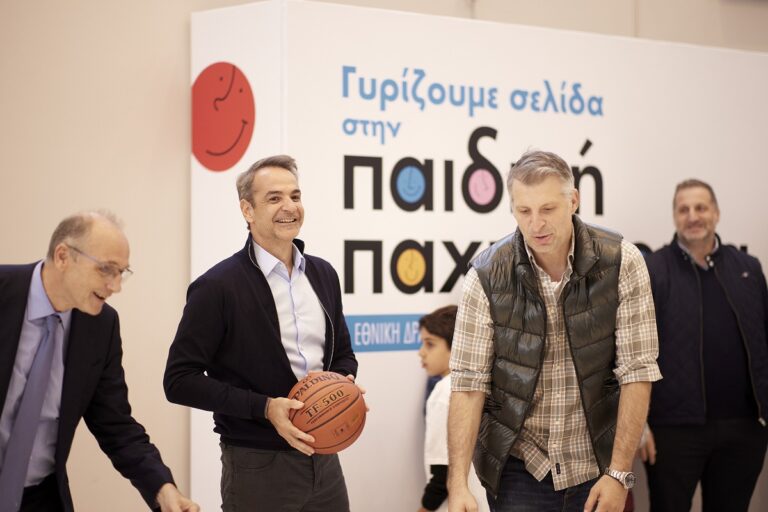 Ο Κ. Μητσοτάκης μαγείρεψε με τον Π. Ιωαννίδη και έριξε σουτάκια με τον Θ. Παπαλουκά για την παιδική παχυσαρκία