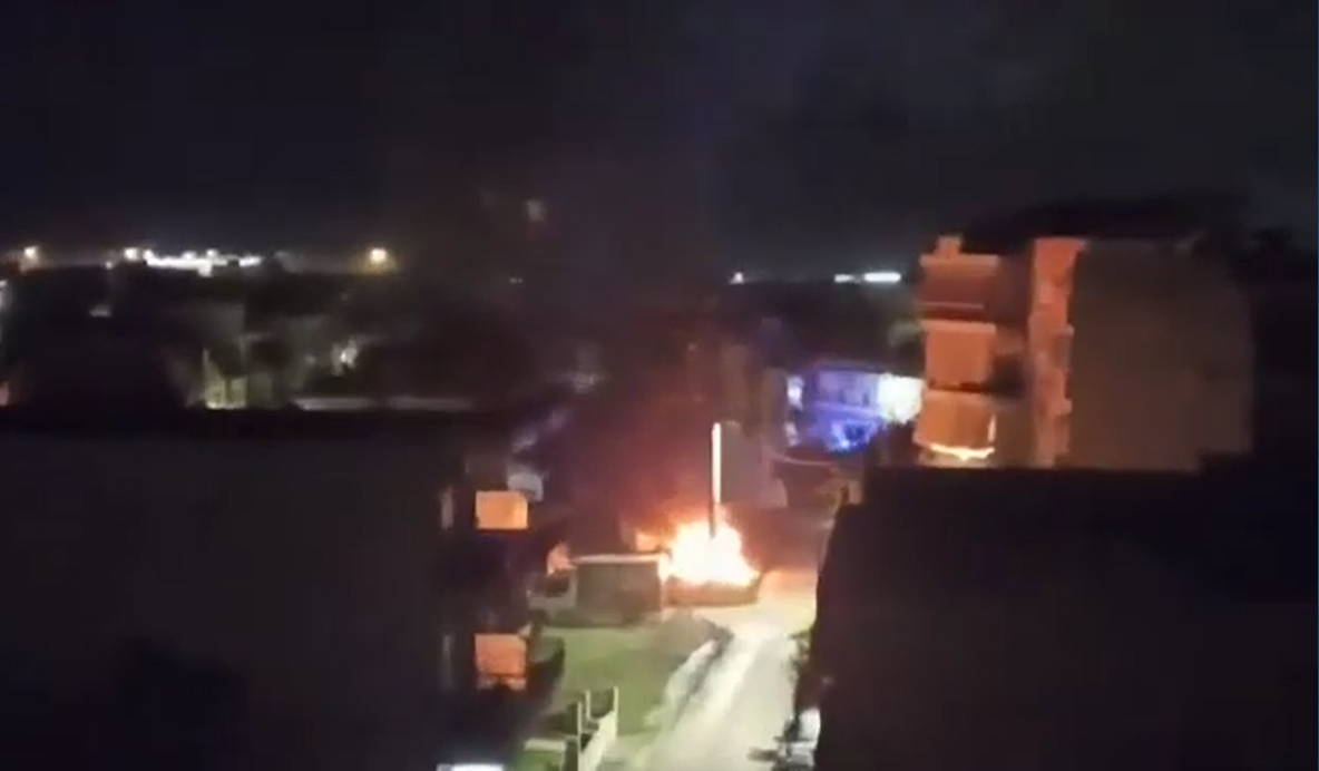 Πάτρα: Αυτοκίνητο τυλίχτηκε στις φλόγες – Είχε τοποθετηθεί εμπρηστικός μηχανισμός (βίντεο)
