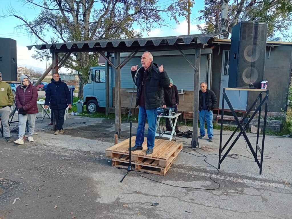 Μπλόκο των ΜΑΤ στους πλημμυροπαθείς αγρότες της Λάρισας