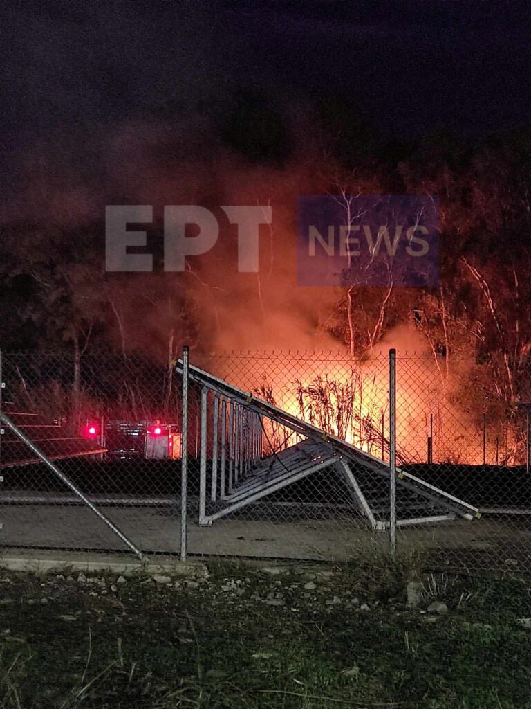 Χανιά: Πυρκαγιά δίπλα στο κλειστό Γυμναστήριο Ταυρωνίτη