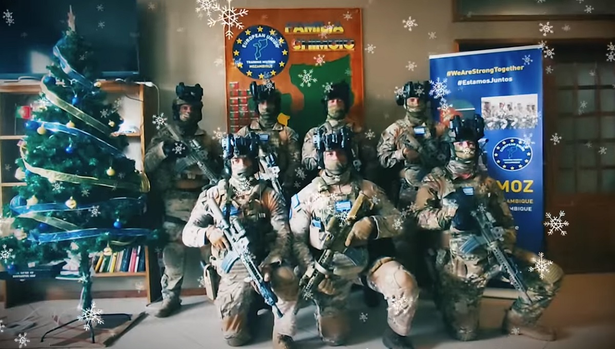 ΓΕΕΘΑ: Ευχές για καλές γιορτές από το προσωπικό των Ενόπλων Δυνάμεων