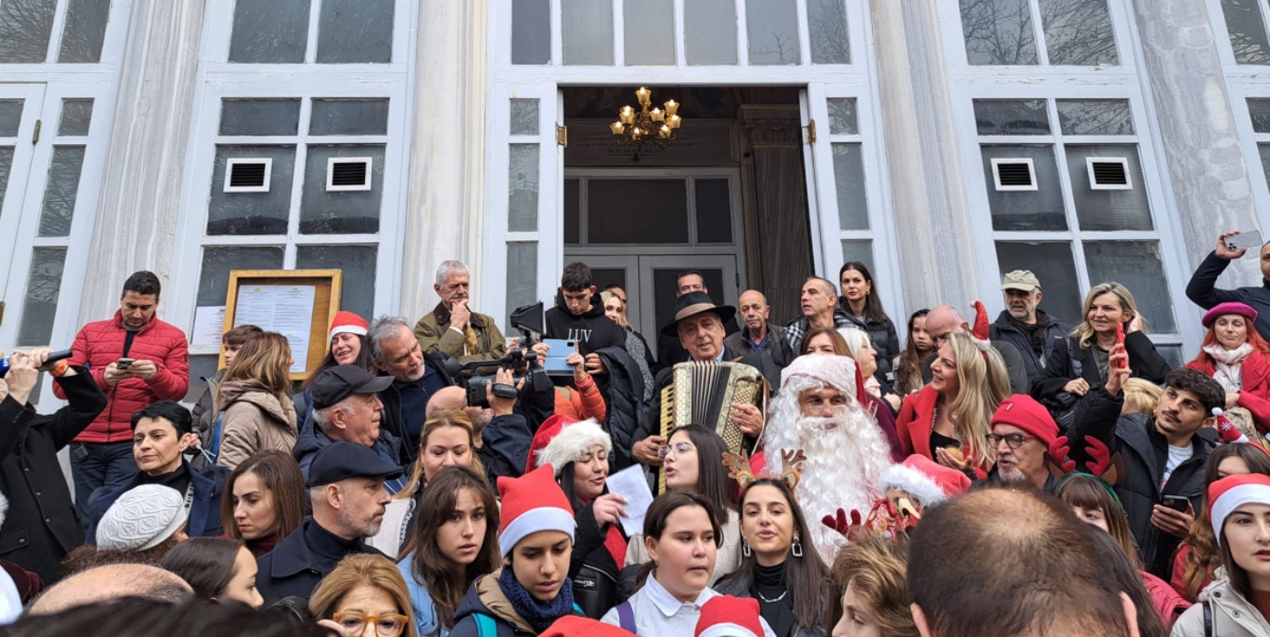 Κάλαντα στη Χαλκηδόνα από τους μαθητές του Ζωγραφείου Σχολείου