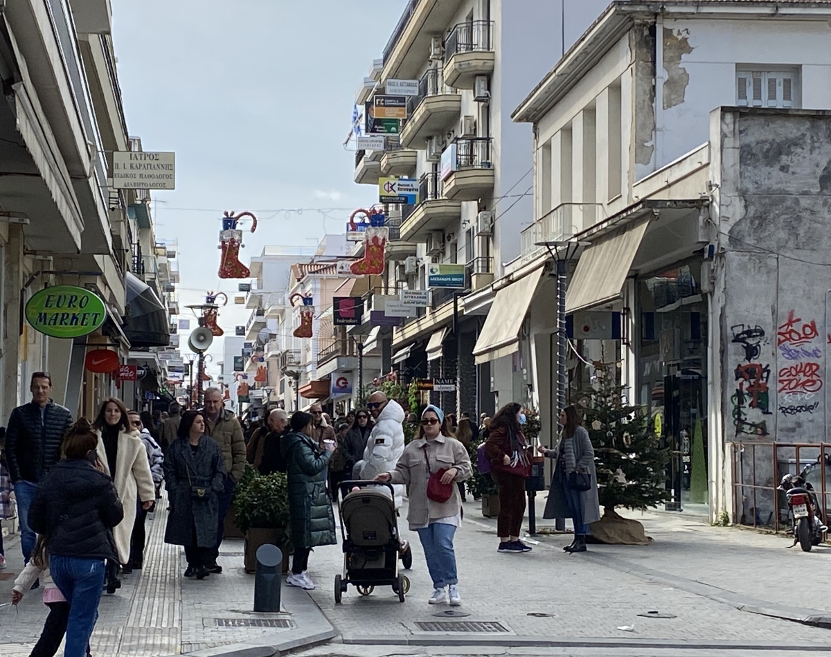 Τρίπολη: Χαμόγελα, ευχές και αισιοδοξία για ένα καλύτερο 2024