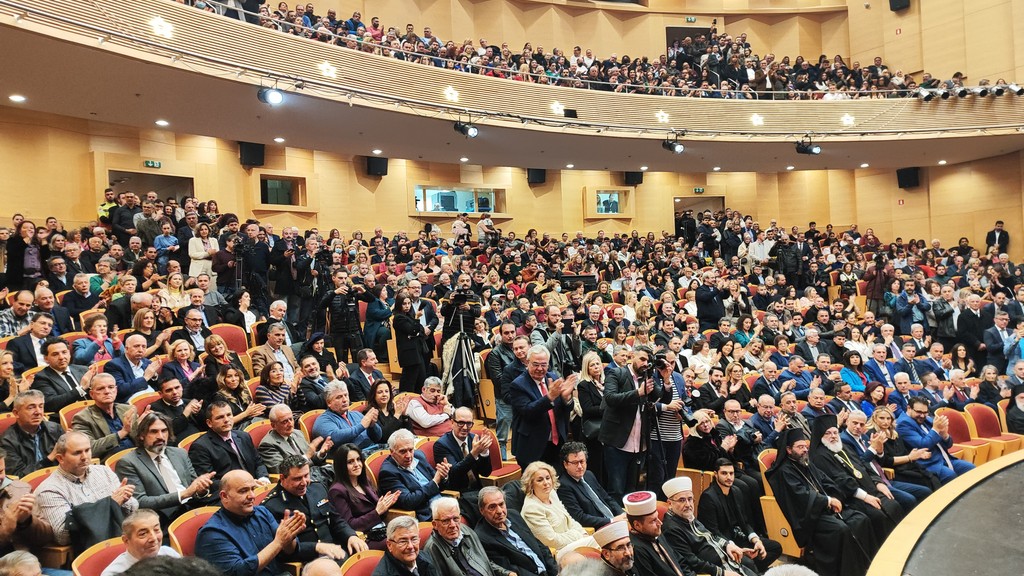 Στο κατάμεστο από κόσμο Μέγαρο Μουσικής η τελετή ορκωμοσίας της νέας Διοίκησης στην Περιφέρεια ΑΜ-Θ