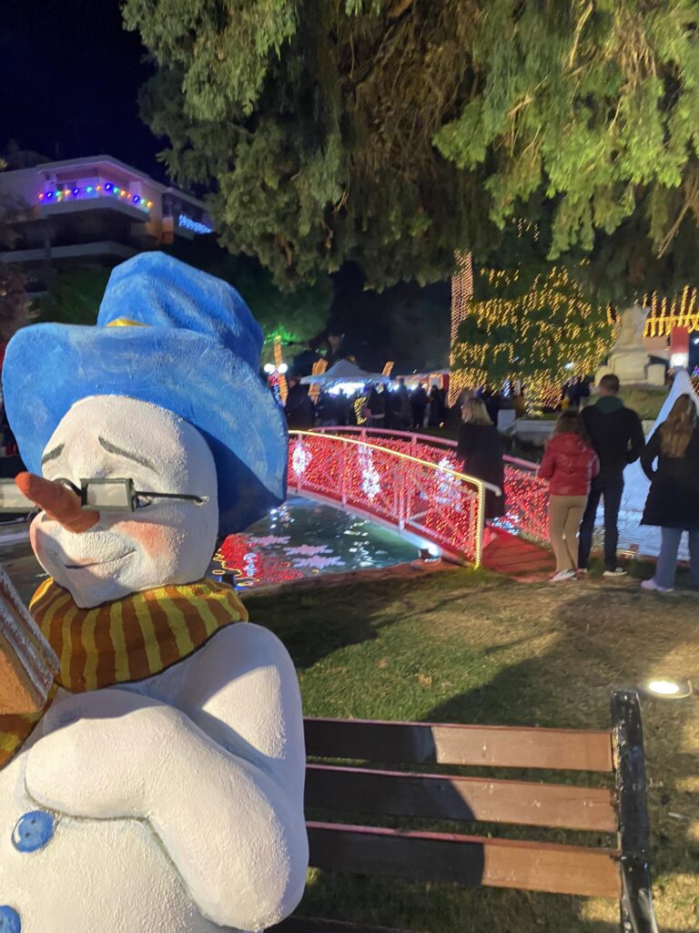 “Ονειροχώρα” – Άνοιξε το Πάρκο των Χριστουγέννων στο Αίγιο