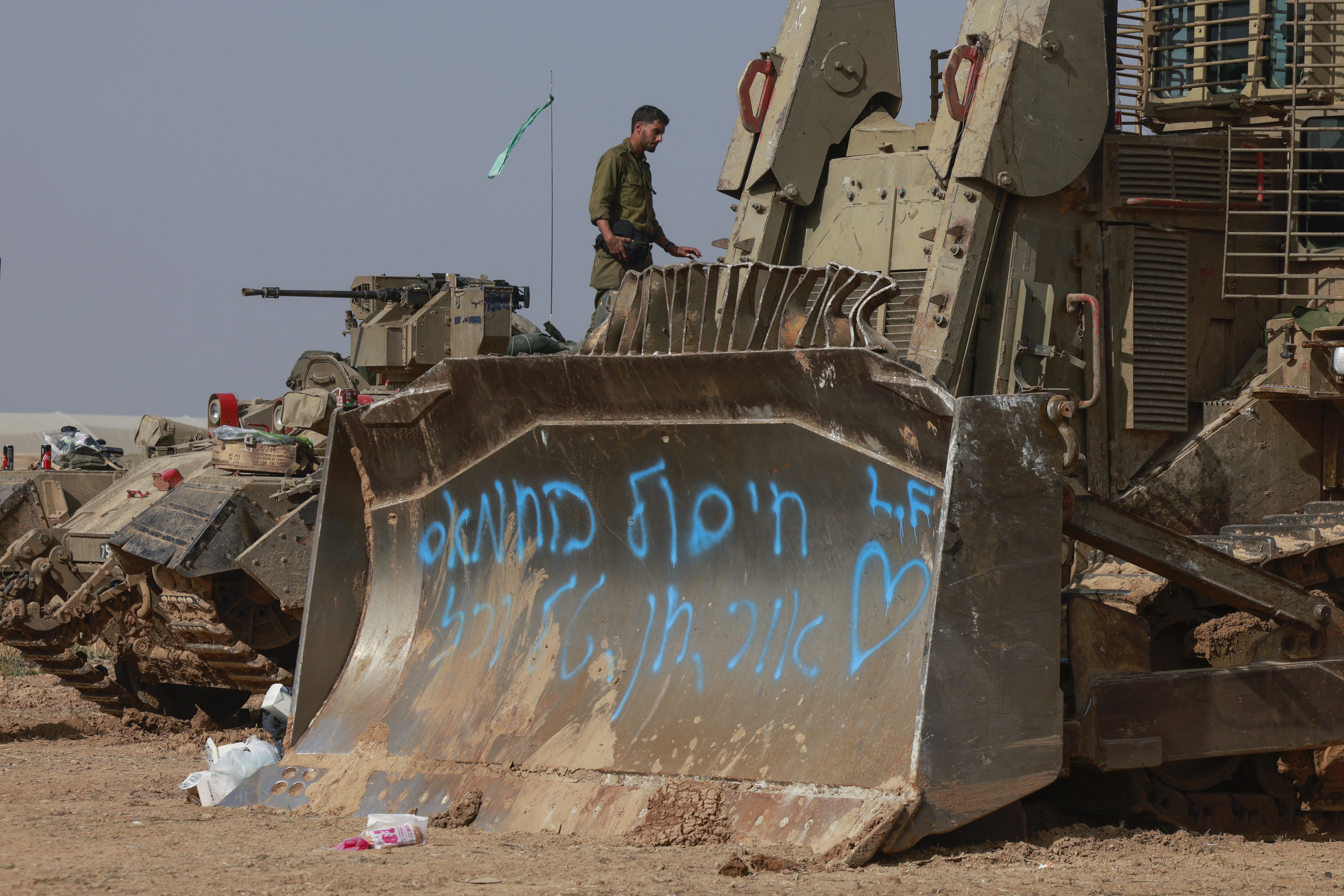 Λωρίδα της Γάζας: Eικόνες από τούνελ μήκους τεσσάρων χιλιομέτρων παρουσίασε το Ισραήλ