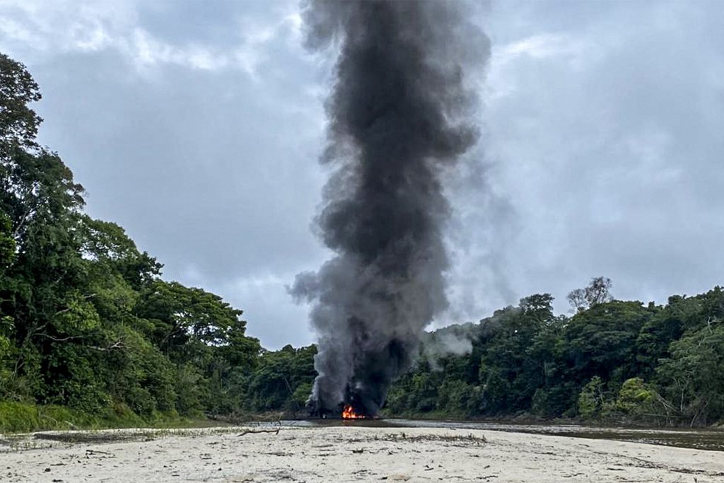 COLOMBIA-BRAZIL-ENVIRONMENT-ILLEGAL-MINING-DISMANTLING