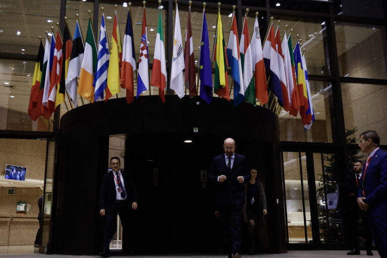 Κ. Λάβδας: Επιτυχία ότι δεν υπάρχει καμία αναφορά στην Αλβανία στο τελικό κείμενο της Συνόδου Κορυφής