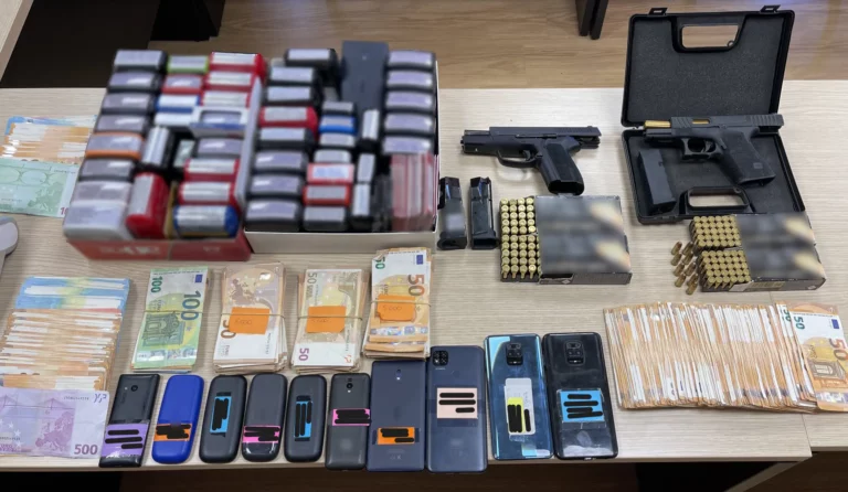 Εξαρθρώθηκε εγκληματική οργάνωση για φορολογικές απάτες – Πάνω από 15 εκατ. ευρώ η λεία της, 70 εκατ. φοροαποφυγή