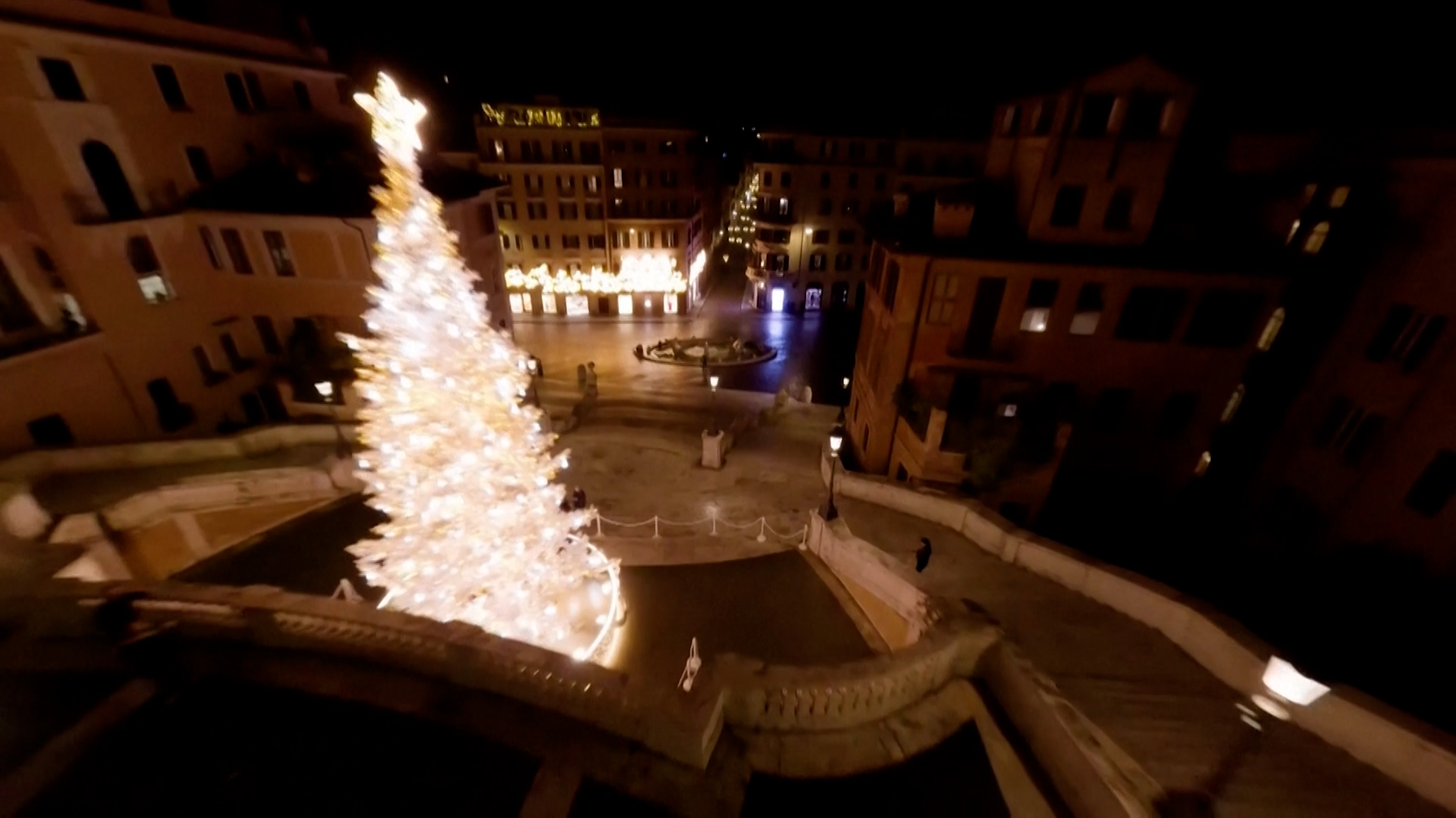 Βίντεο: Μαγικό ιπτάμενο ταξίδι στους φωτισμένους δρόμους της Χριστουγεννιάτικης Ρώμης